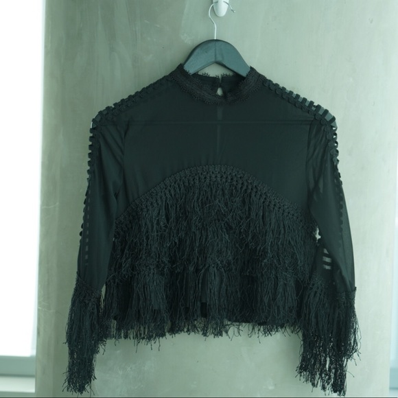 ⚡️Sample Sale⚡️Black Fringe Crop Top - Picture 2 of 8